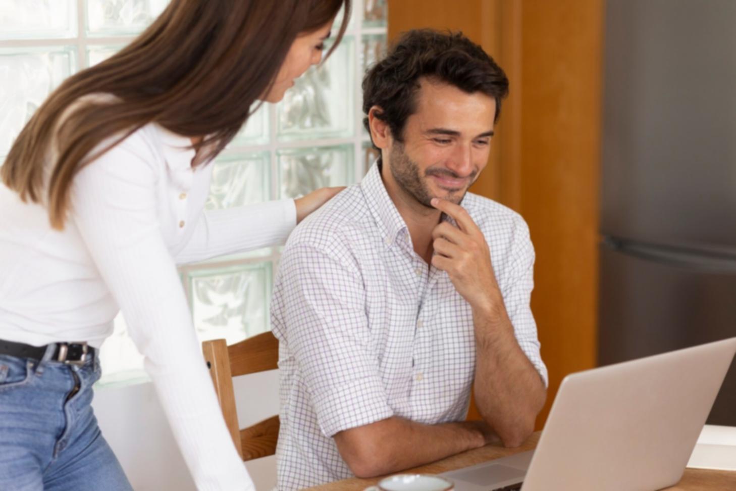 Séance de formation sur la gestion financière avec tableaux et graphiques